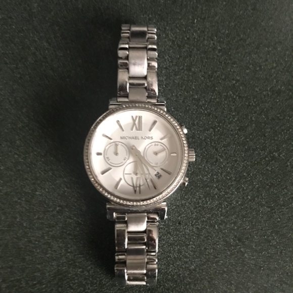 Michael Kors Sofie Analog Display Quartz Silver-tone Women’s Watch MK6575 - Picture 15 of 16